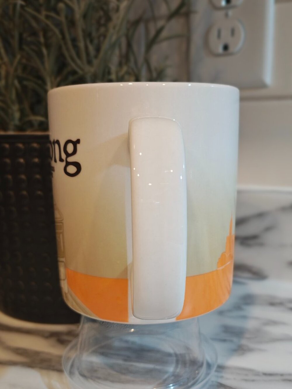 Starbucks Global Icon Collection Hong Kong 16 oz Mug - Picture 5 of 9